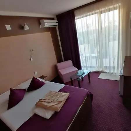 Hotel Delta Palace 3*