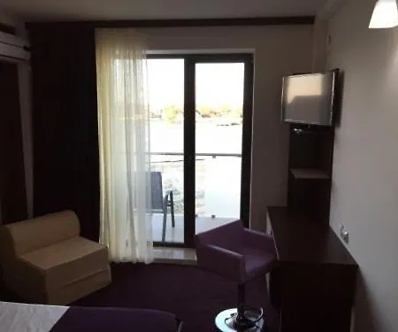 Delta Palace Hotel 3*