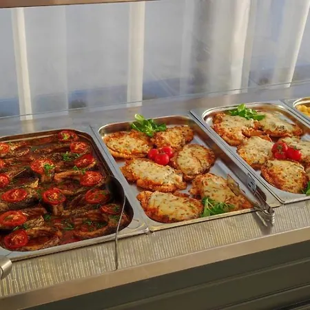 Delta Palace Otel 3*