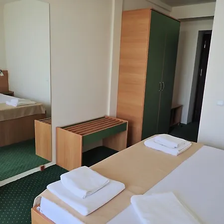 Delta Palace 3*